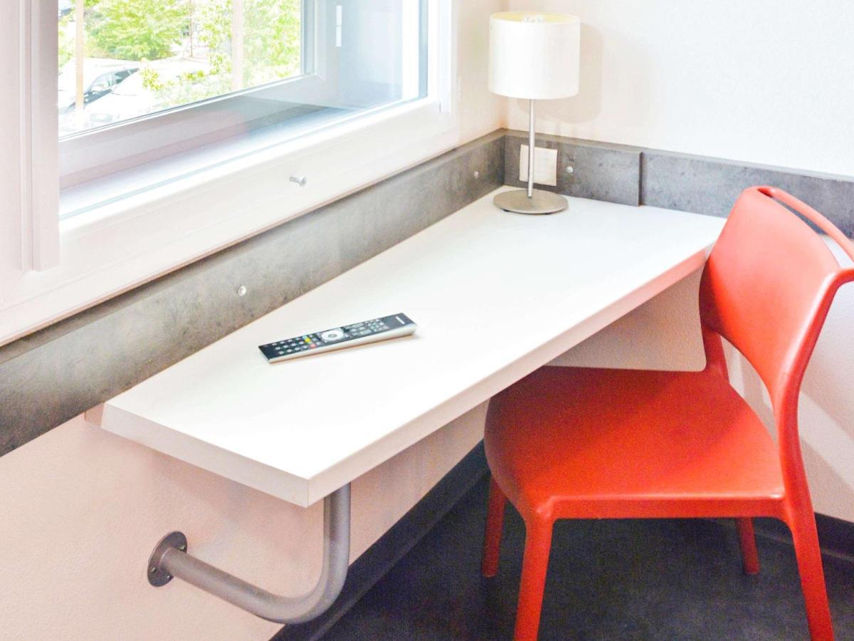 Ibis Budget Archamps Porte De Geneve Exterior foto
